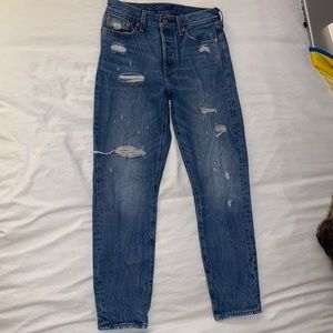 Levi Distressed Jeans